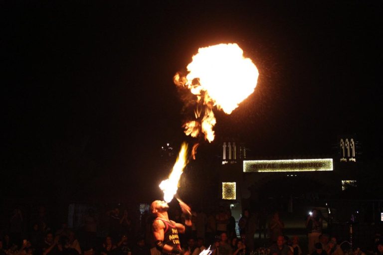 ROYAL ADVENTURE FIRESHOW 768x512